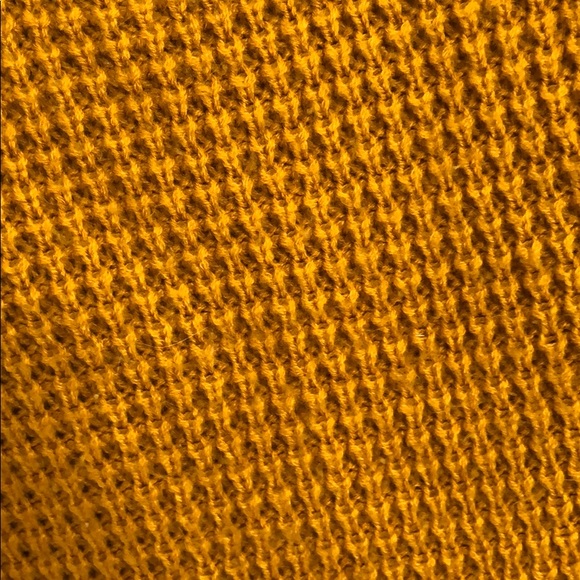 Mustard sweater - Picture 2 of 2